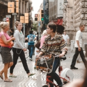 anastasiia-tarasova-e7O2Wcj_CWY-unsplash Велосипедистка